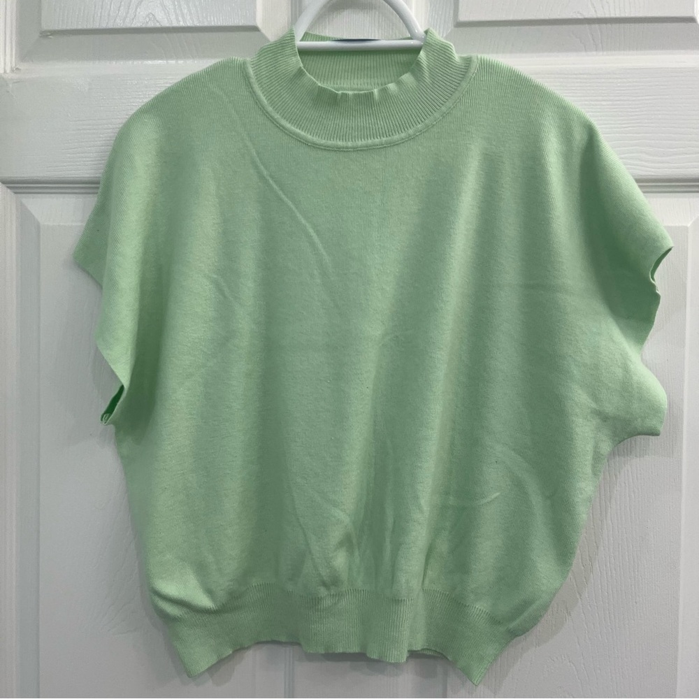NWOT Eesome Green Dolman Short Sleeve Crop Women's Knit Sweater Shirt Top Blouse